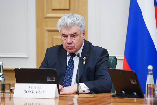 <p>Виктор Бондарев. Фото: <a href=