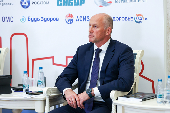 первый замминистра здравоохранения рф виктор фисенко