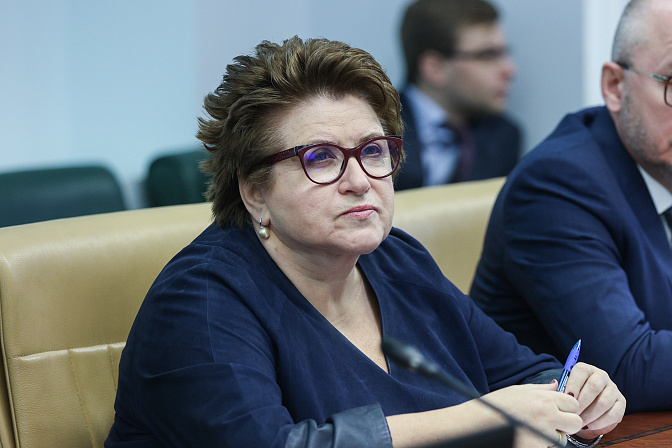 Се6натор Любовь Глебова