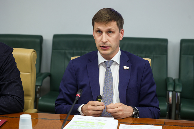 сенатор иван новиков
