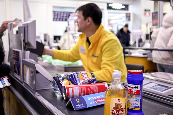 кассир в супермаркете 