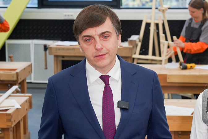 министр просвещения рф сергей кравцов
