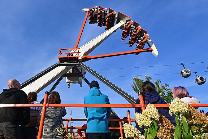 аттракцион карусель отдых развлечение 