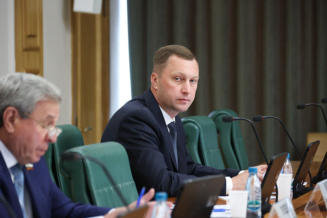 губернатор саратовской области роман бусаргин