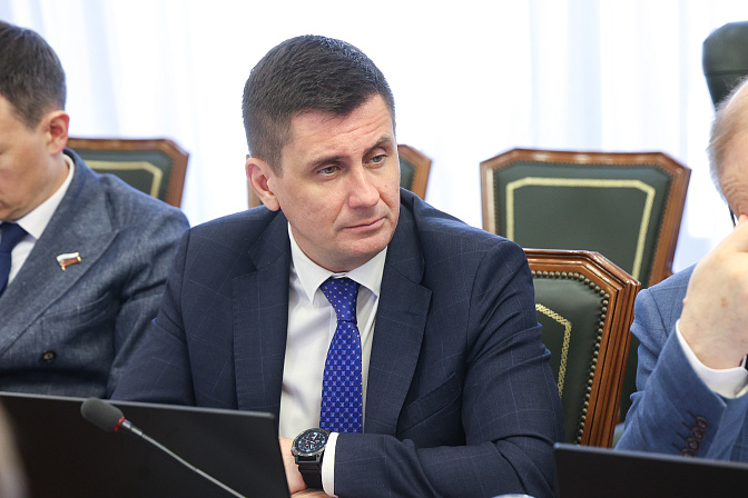 сенатор вадим деньгин