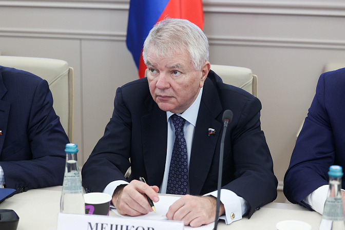 сенатор алексей мешков