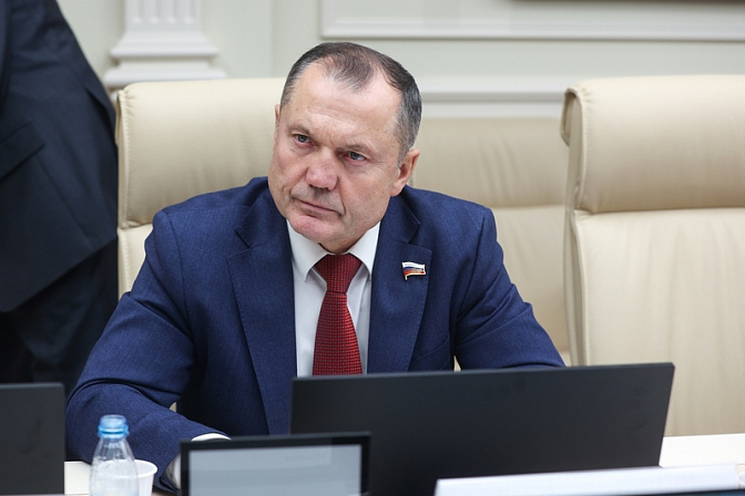 сенатор игорь мурог