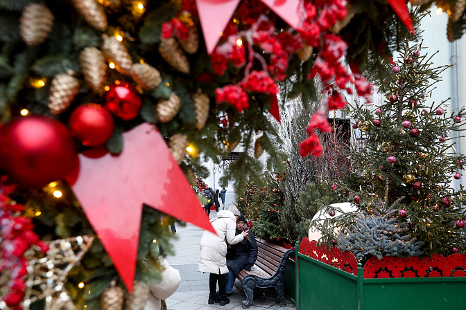 новогоднее украшение москва 
