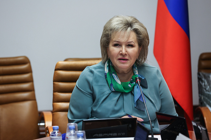 Сенатор Елена Писарева