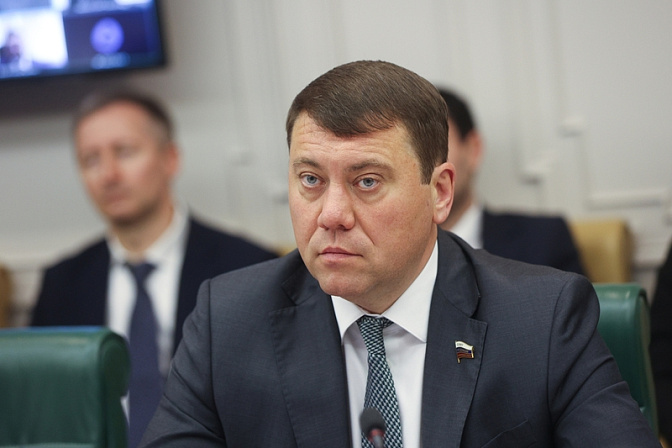 сенатор иван абрамов