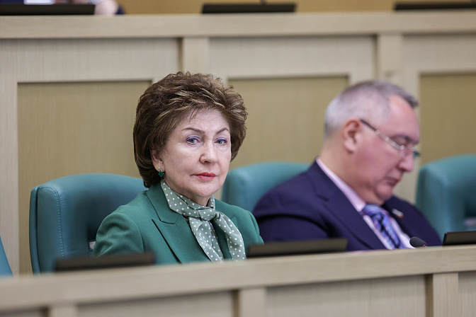 Сенатор Галина Карелова