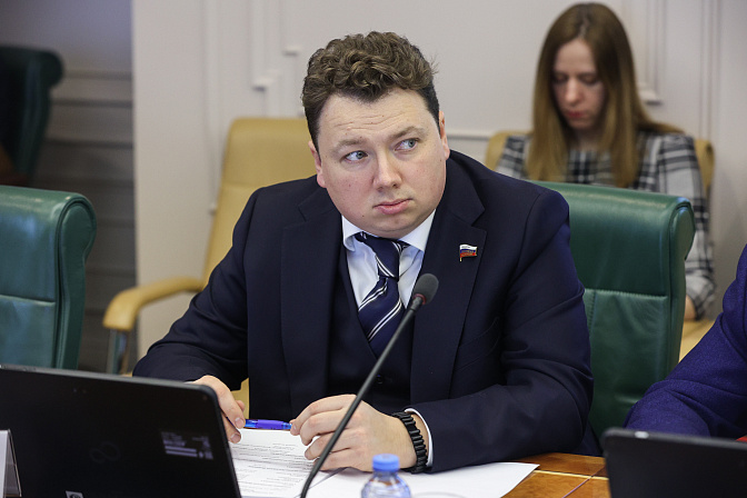 сенатор александр шендерюк-жидков