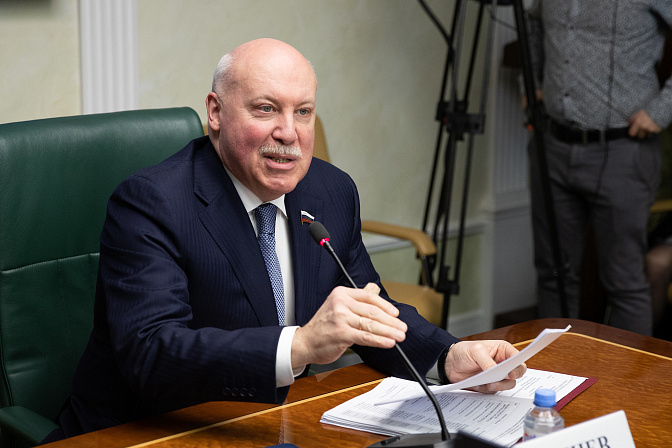 Дмитрий Мезенцев. Фото: СенатИнформ/ Пресс-служба СФ