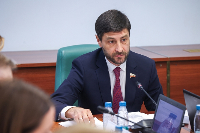 сенатор рф член совета федерации алексей синицын