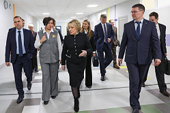 Матвиенко назвала изучение робототехники в школах вкладом в будущие изобретения 