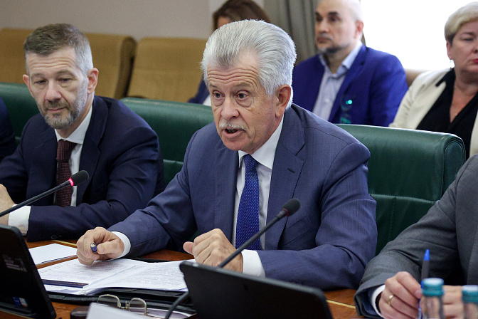 начальник уначальник управления президента рф по вопросам национальной морской политики сергей вахруковправления президента рф по вопросам национальной морской политики  сергей вахруков