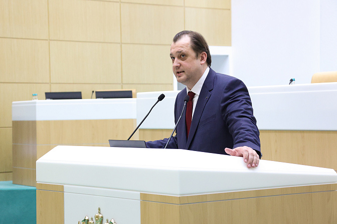 директор научно-исследовательского фонда цифровая история егор яковлев