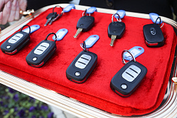 Матвиенко передала автомобили «АвтоВАЗ» российско-таджикистанским школам