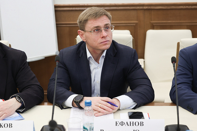 замдиректора департамента госполитики и регулирования в сфере развития оопт минприроды владислав ефанов