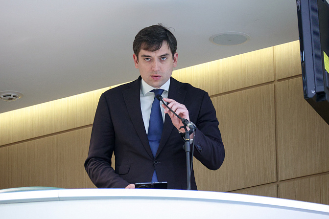 первый замминистра экономического развития рф максим колесников