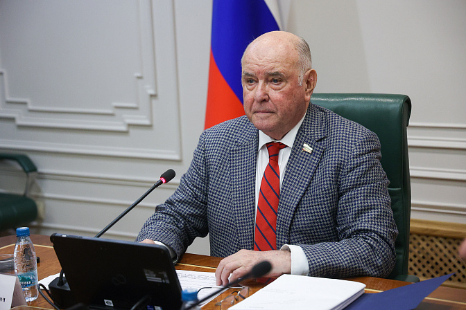 сенатор григорий карасин