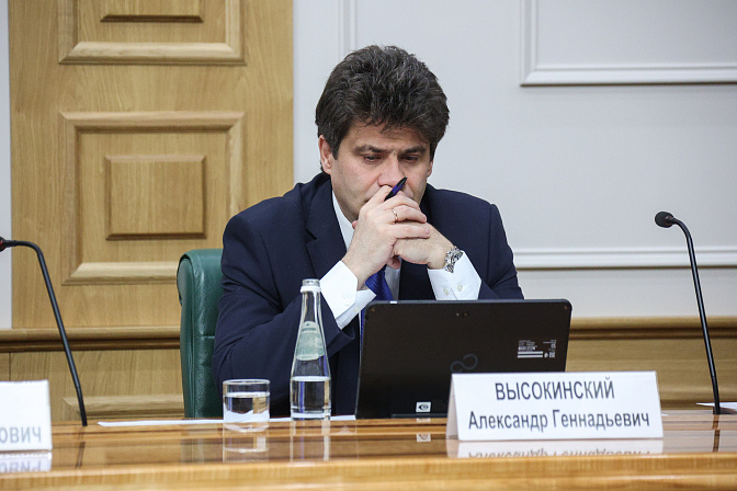 сенатор александр высокинский