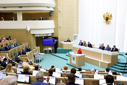 Матвиенко назвала Краснова человеком, строго следующим букве закона