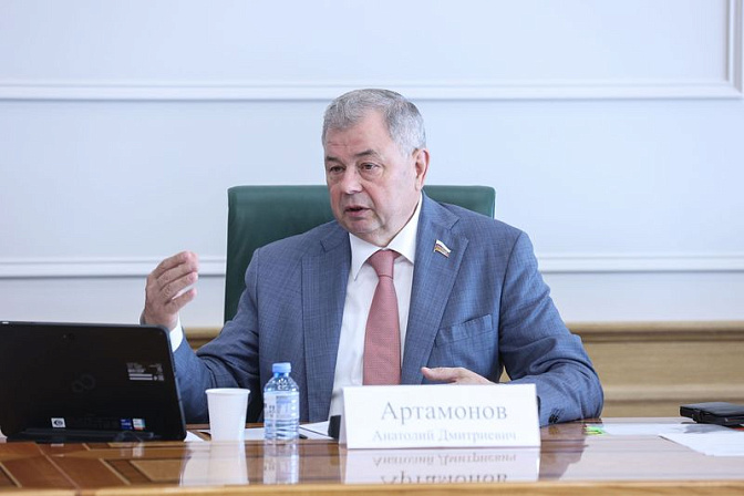 Сенатор Анатолий Артамонов