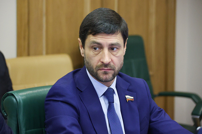 сенатор алексей синицын