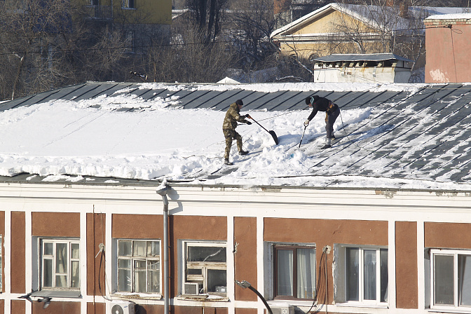 сброс снега с крыши ук дом 
