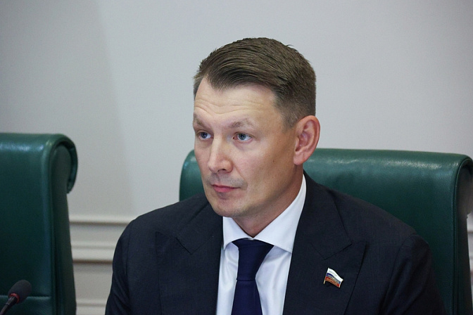 сенатор рф член сф александр двойных