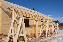 Из деревянных домокомплектов хотят строить гостиницы, школы и ФАПы