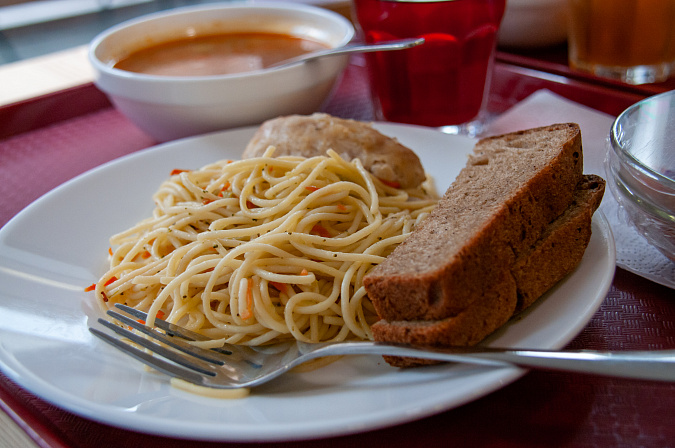 макароны хлеб обед 