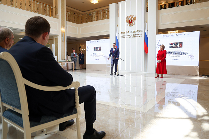 министр промышленности и торговли рф антон алиханов