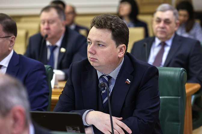 Сенатор Александр Шендерюк-Жидков
