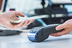 В дружественных странах для россиян хотят ввести оплату покупок QR-кодом