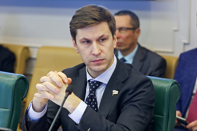 сенатор иван новиков