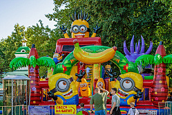 Роспотребнадзор поддерживает запрет коммерческого использования надувных батутов