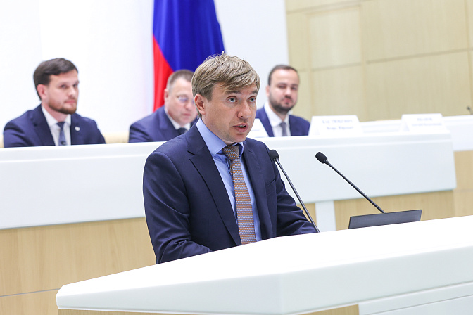 руководитель федерального агентства по делам молодежи григорий гуров