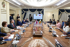 Матвиенко: у РФ и Зимбабве общие подходы к оценке современного мироустройства