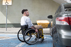 В СФ предлагают создать отечественный комфортабельный автомобиль для людей с инвалидностью