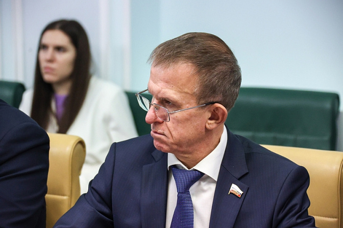 сенатор владимир кравченко