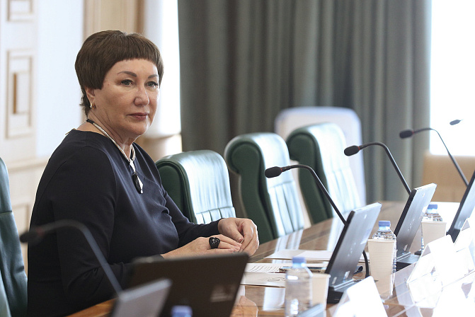 Сенатор Елена Перминова