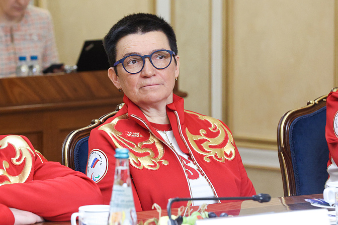 старший тренер паралимпийской сборной россии по лыжным гонкам и биатлону ирина громова 