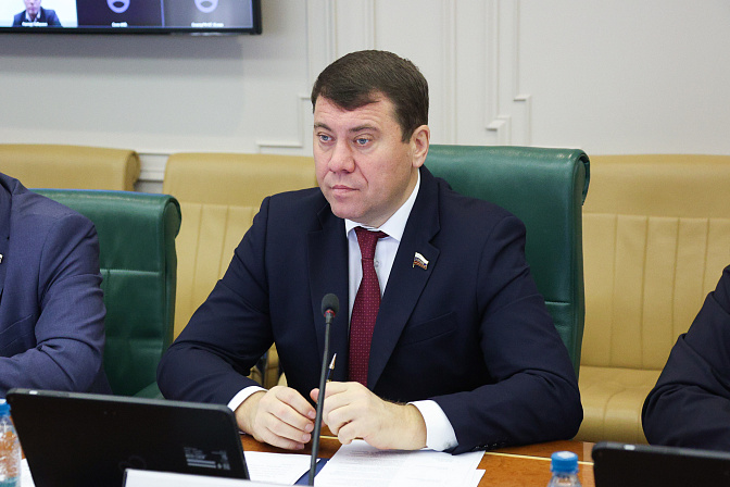 сенатор иван абрамов