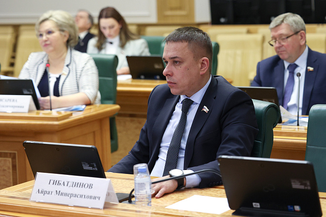 Сенатор Айрат Гибатдинов