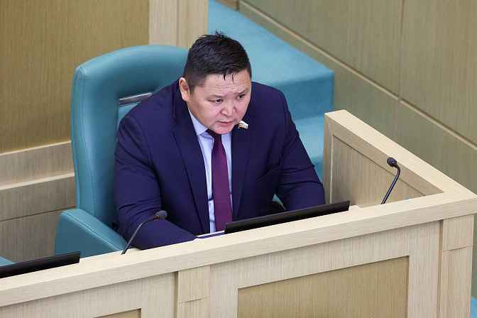 сенатор шолбан кужугет