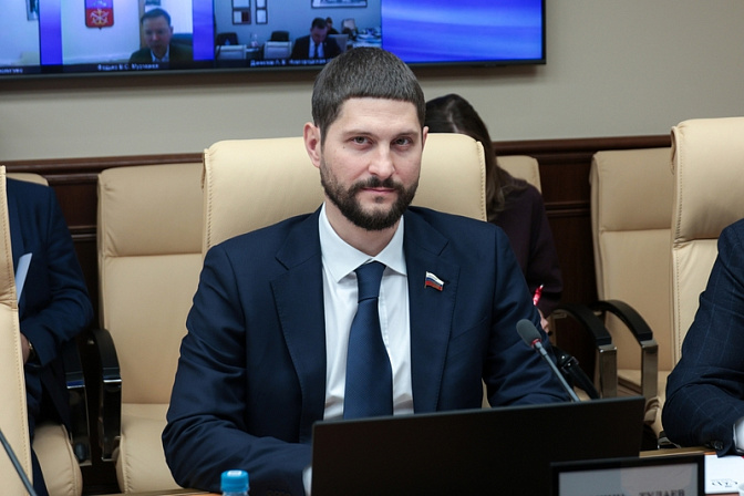 сенатор александр волошин