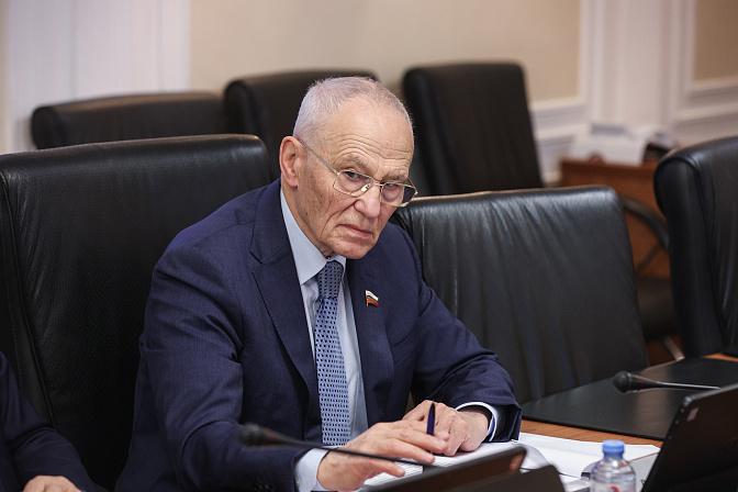 Сенатор Григорий Рапота