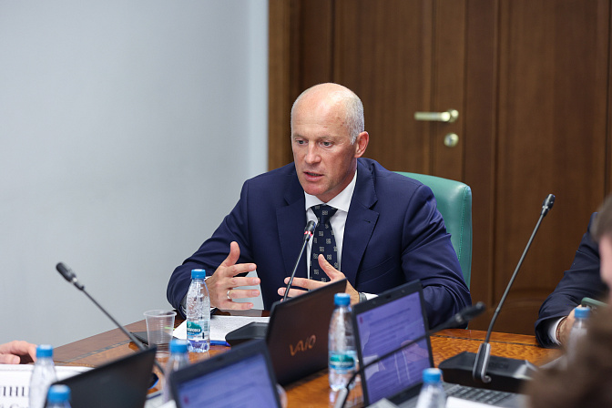 первый заместитель министра здравоохранения рф виктор фисенко